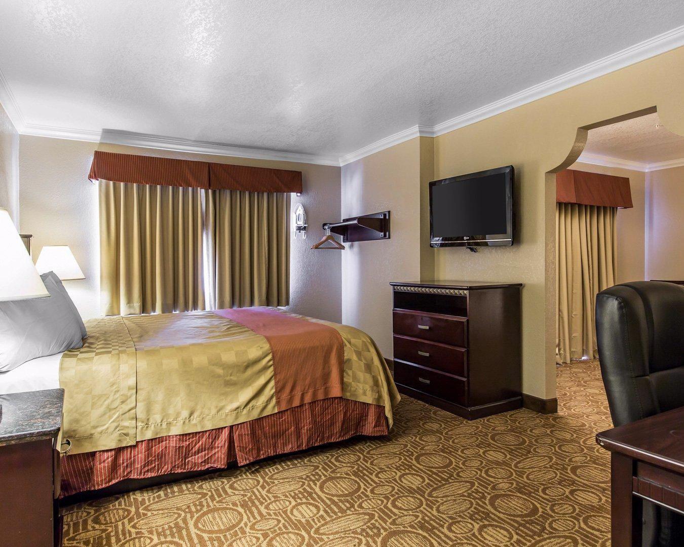 Econo Lodge Inn & Suites Fallbrook Downtown Dış mekan fotoğraf