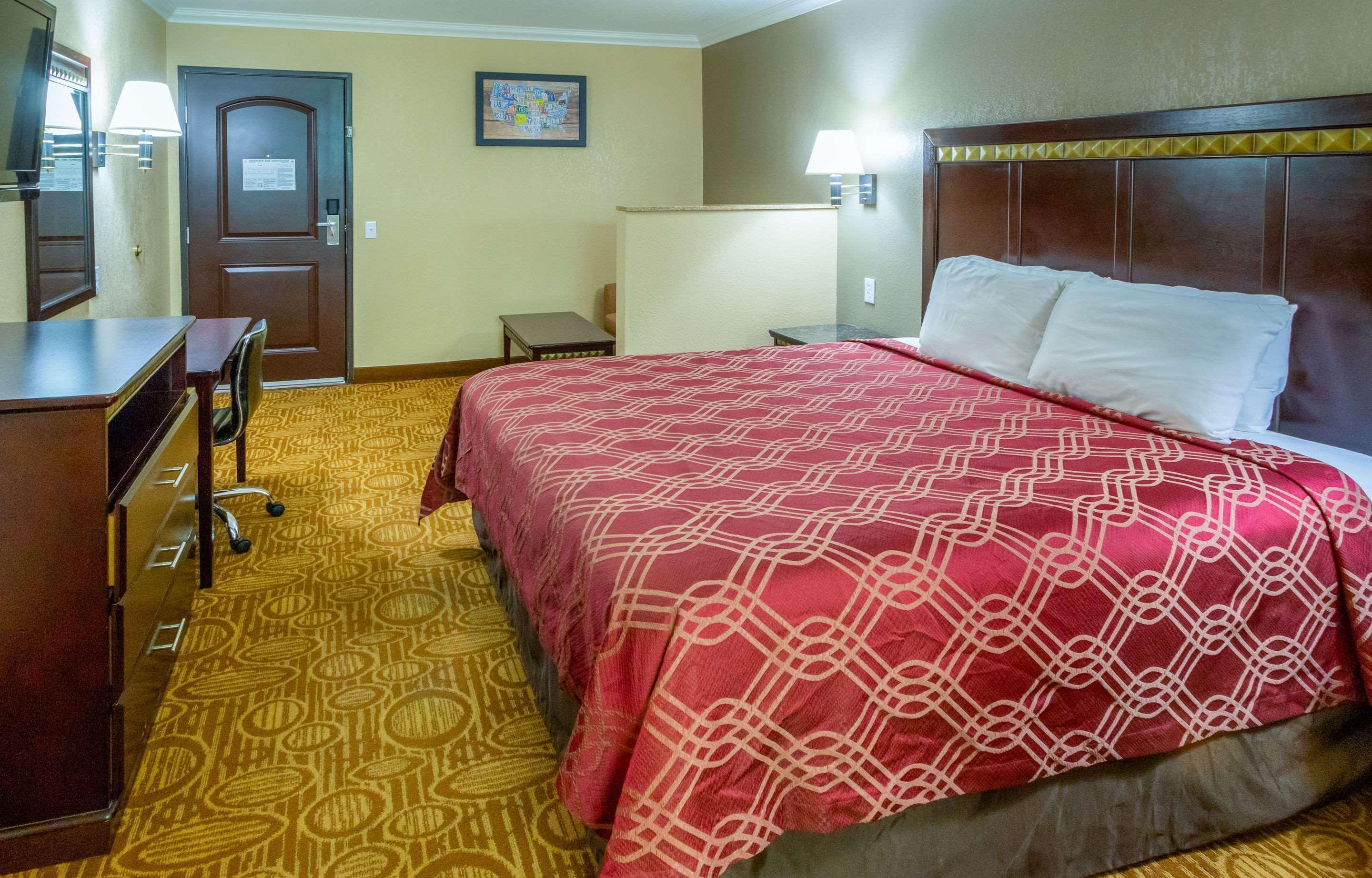 Econo Lodge Inn & Suites Fallbrook Downtown Dış mekan fotoğraf