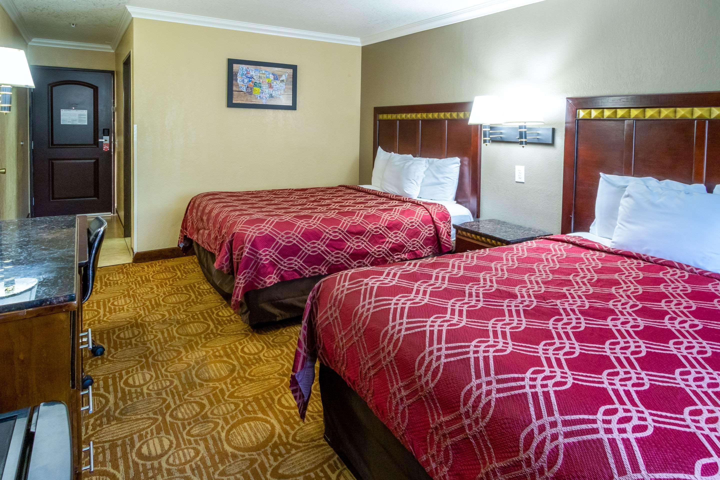 Econo Lodge Inn & Suites Fallbrook Downtown Dış mekan fotoğraf