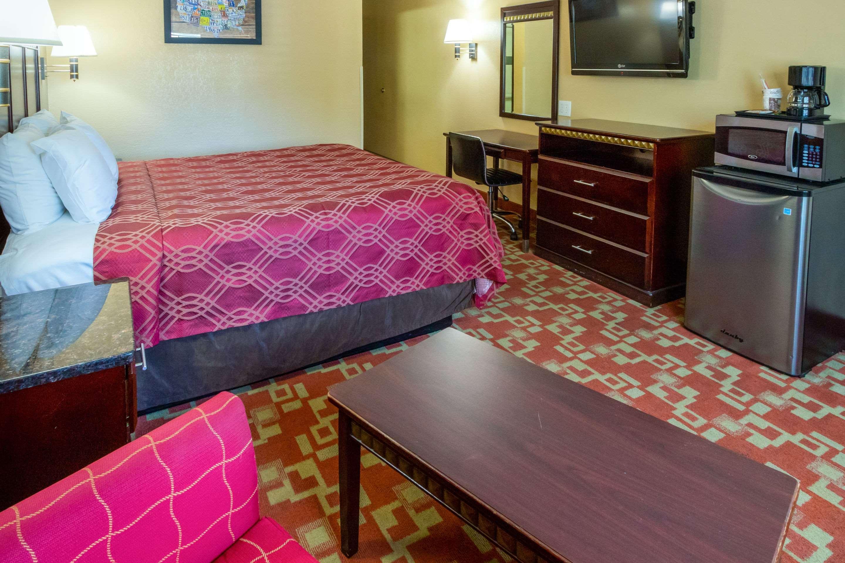 Econo Lodge Inn & Suites Fallbrook Downtown Dış mekan fotoğraf