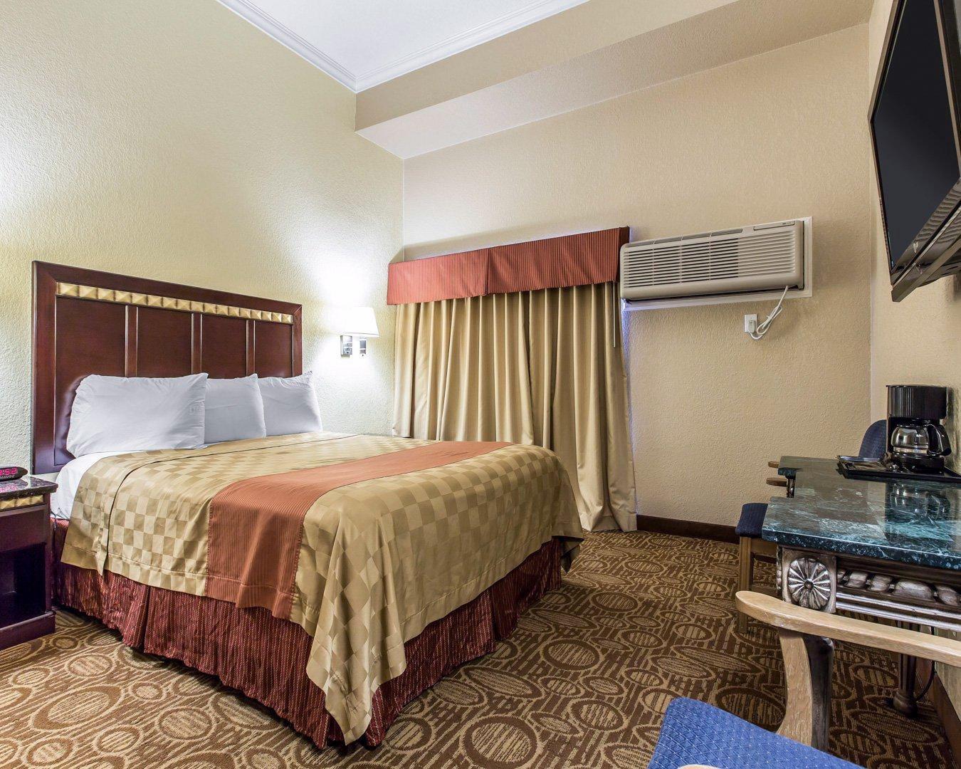 Econo Lodge Inn & Suites Fallbrook Downtown Dış mekan fotoğraf