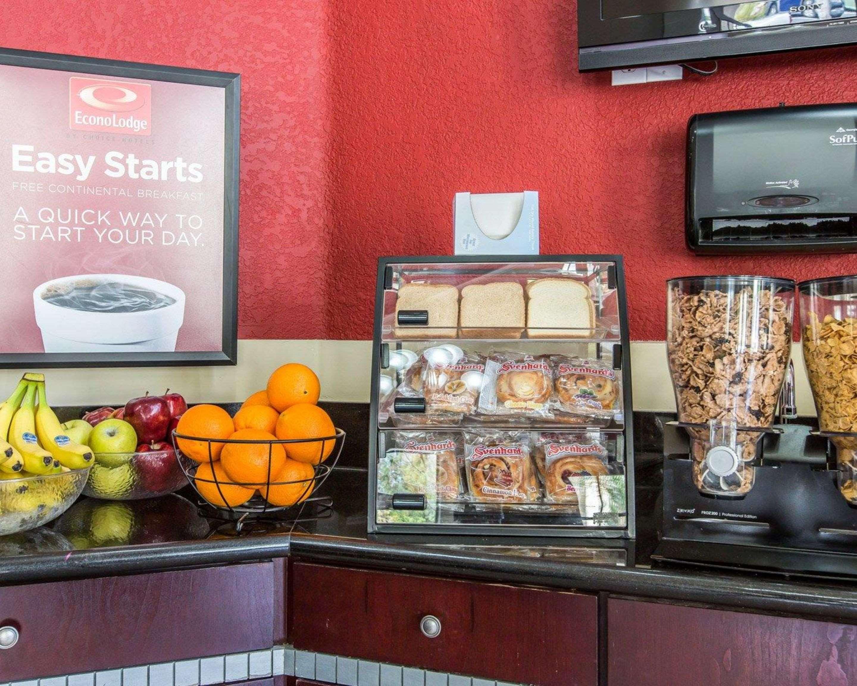 Econo Lodge Inn & Suites Fallbrook Downtown Dış mekan fotoğraf
