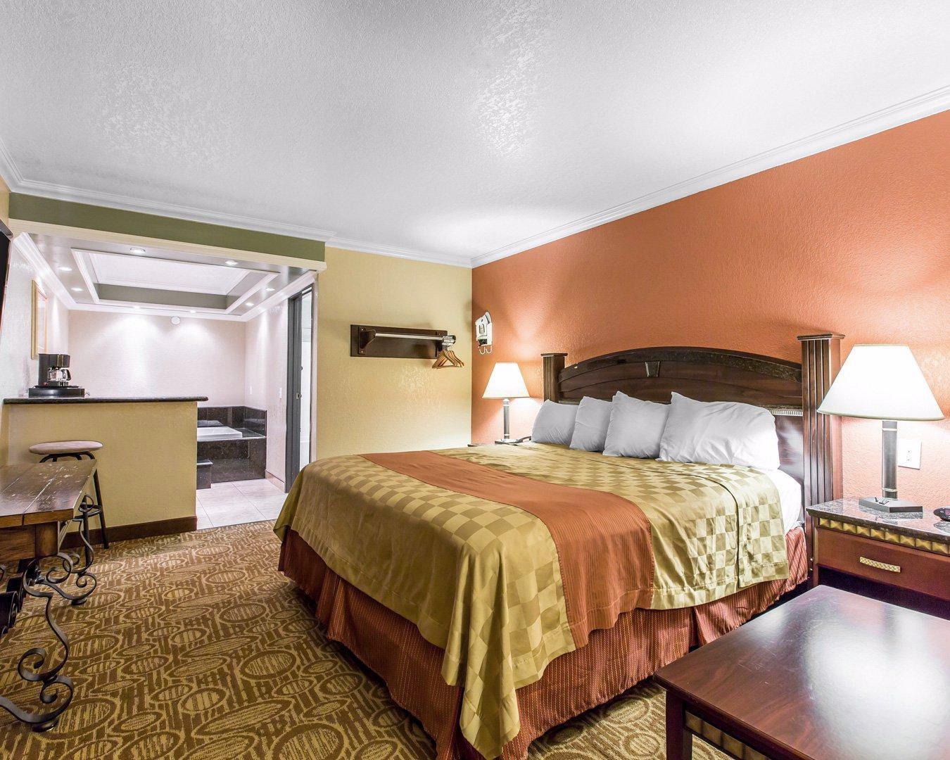 Econo Lodge Inn & Suites Fallbrook Downtown Dış mekan fotoğraf