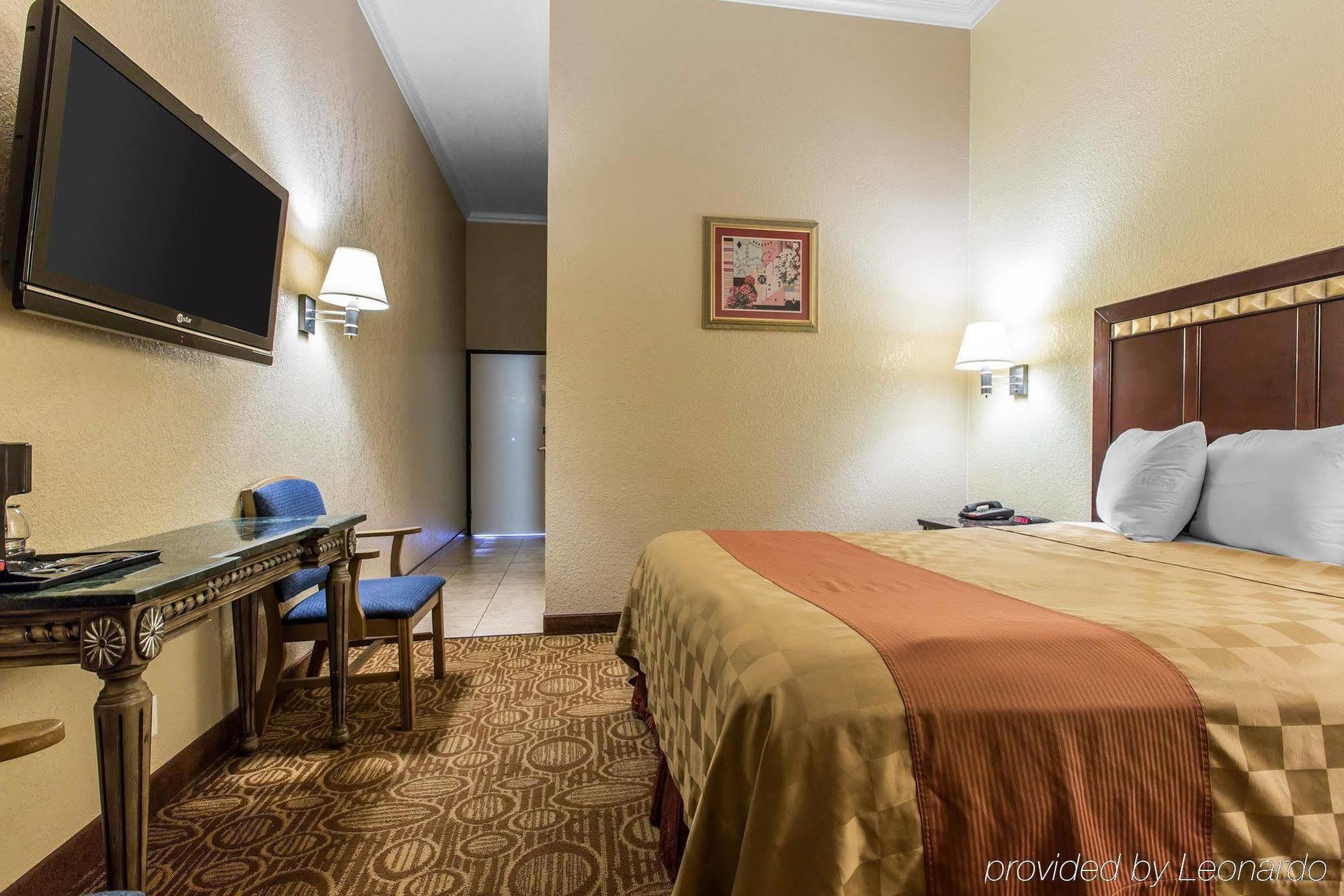 Econo Lodge Inn & Suites Fallbrook Downtown Dış mekan fotoğraf