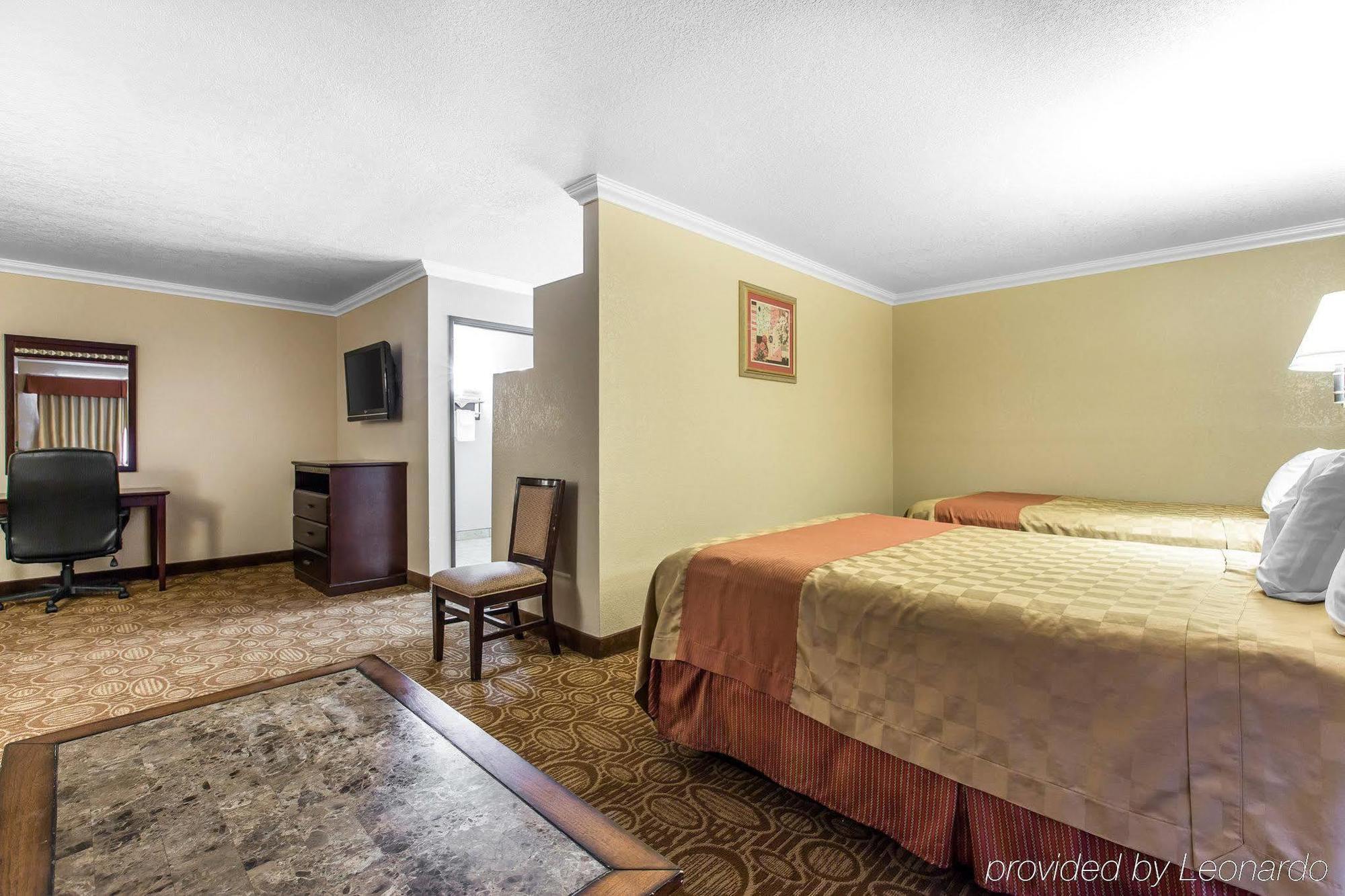 Econo Lodge Inn & Suites Fallbrook Downtown Dış mekan fotoğraf