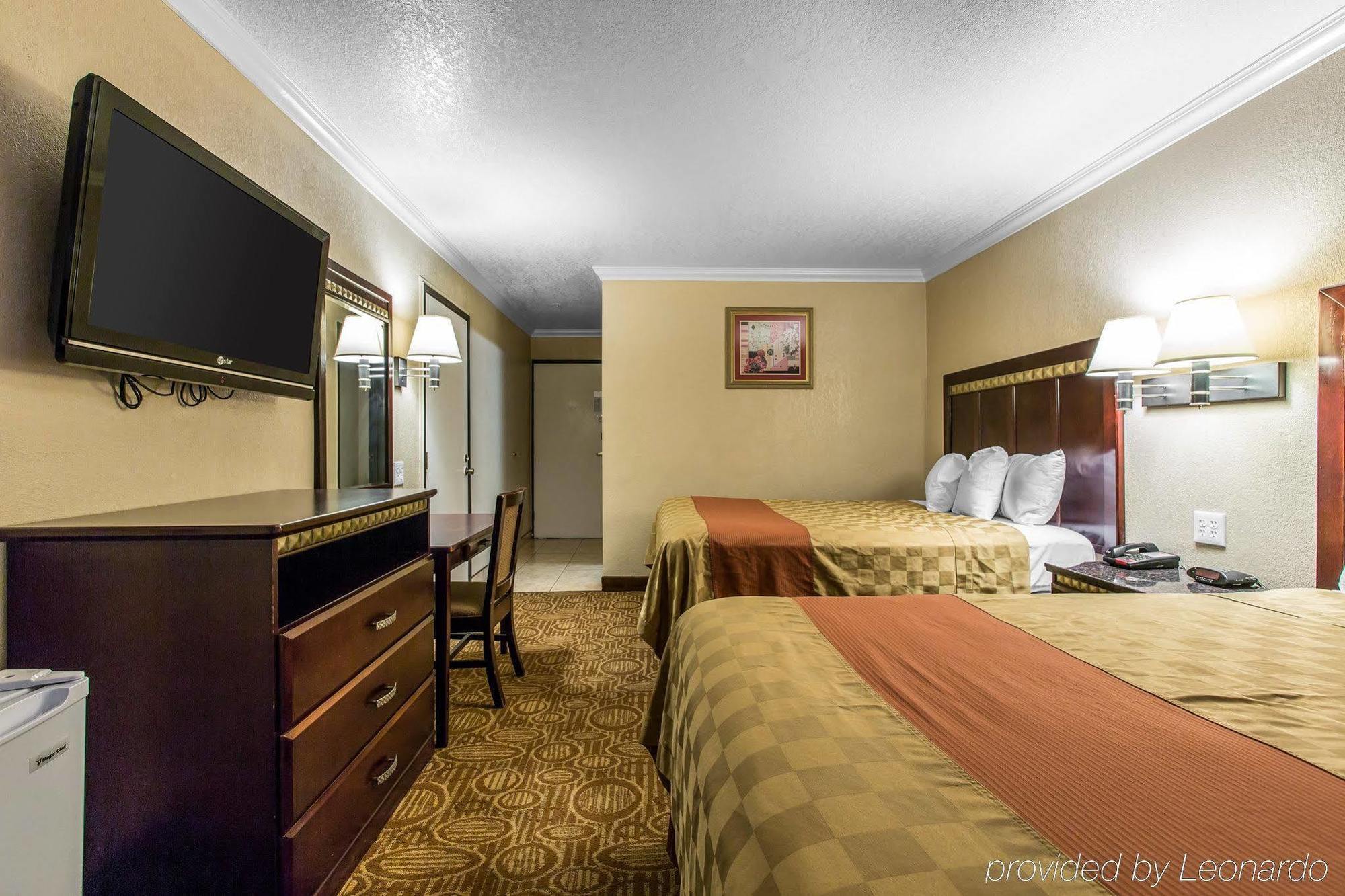 Econo Lodge Inn & Suites Fallbrook Downtown Dış mekan fotoğraf