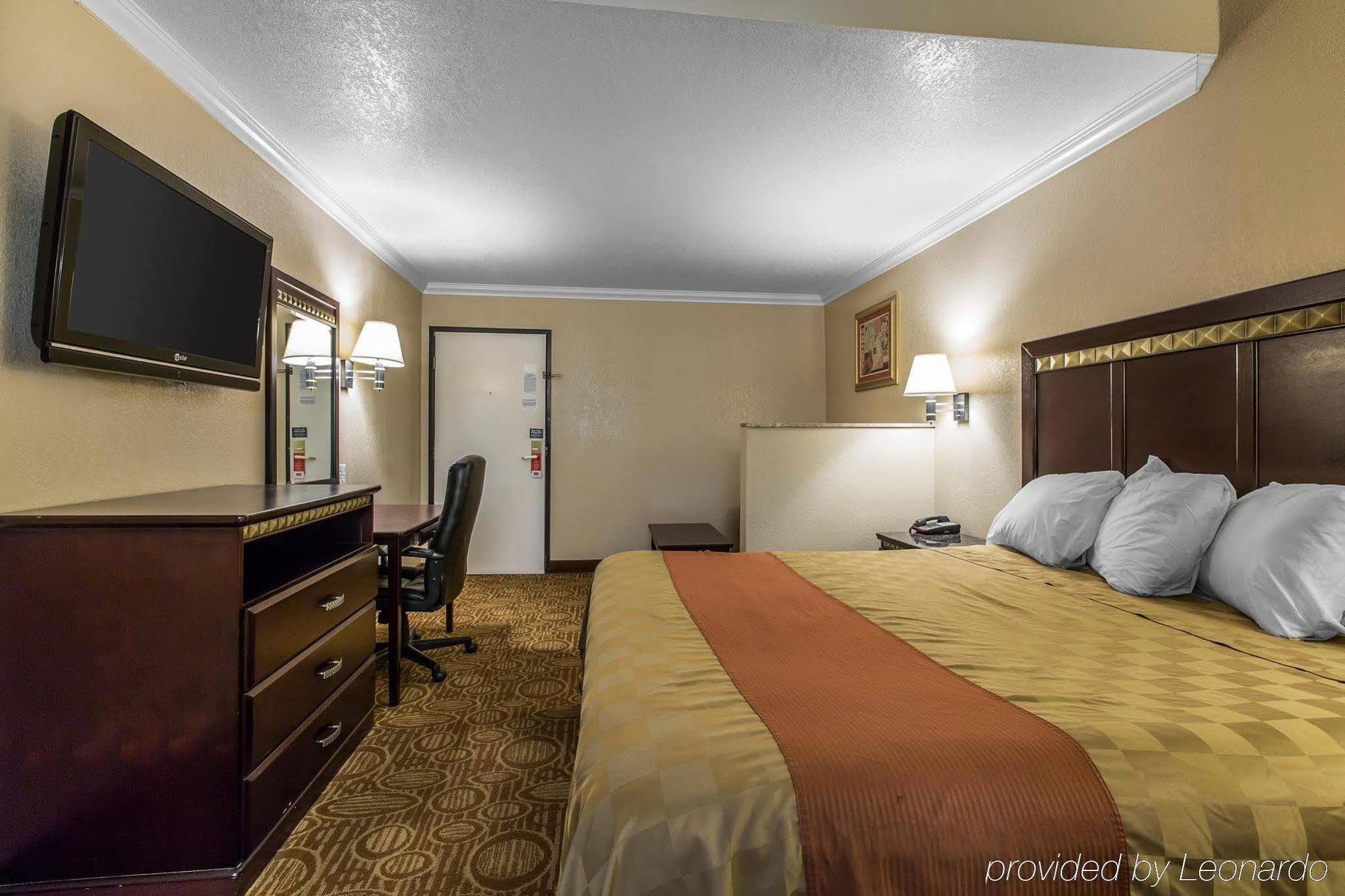 Econo Lodge Inn & Suites Fallbrook Downtown Dış mekan fotoğraf