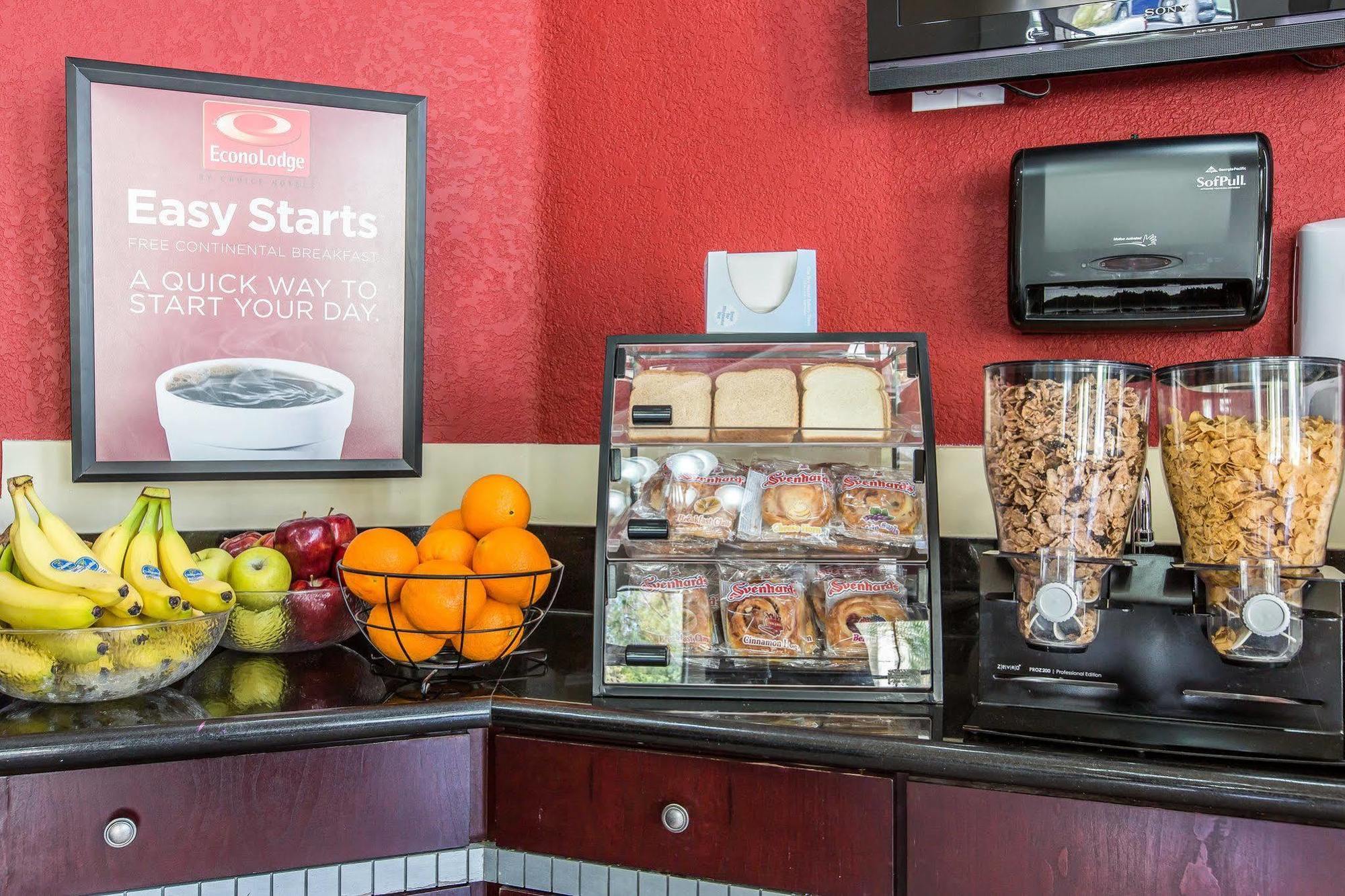 Econo Lodge Inn & Suites Fallbrook Downtown Dış mekan fotoğraf